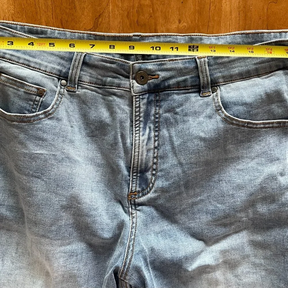 Universal Standard Denim Shorts 14 (Not Stained) - Picture 3 of 4